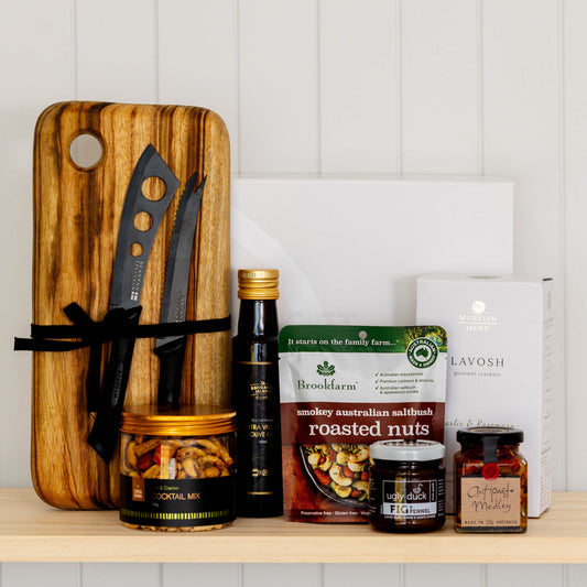 Cheeseboard and Nibbles Hamper